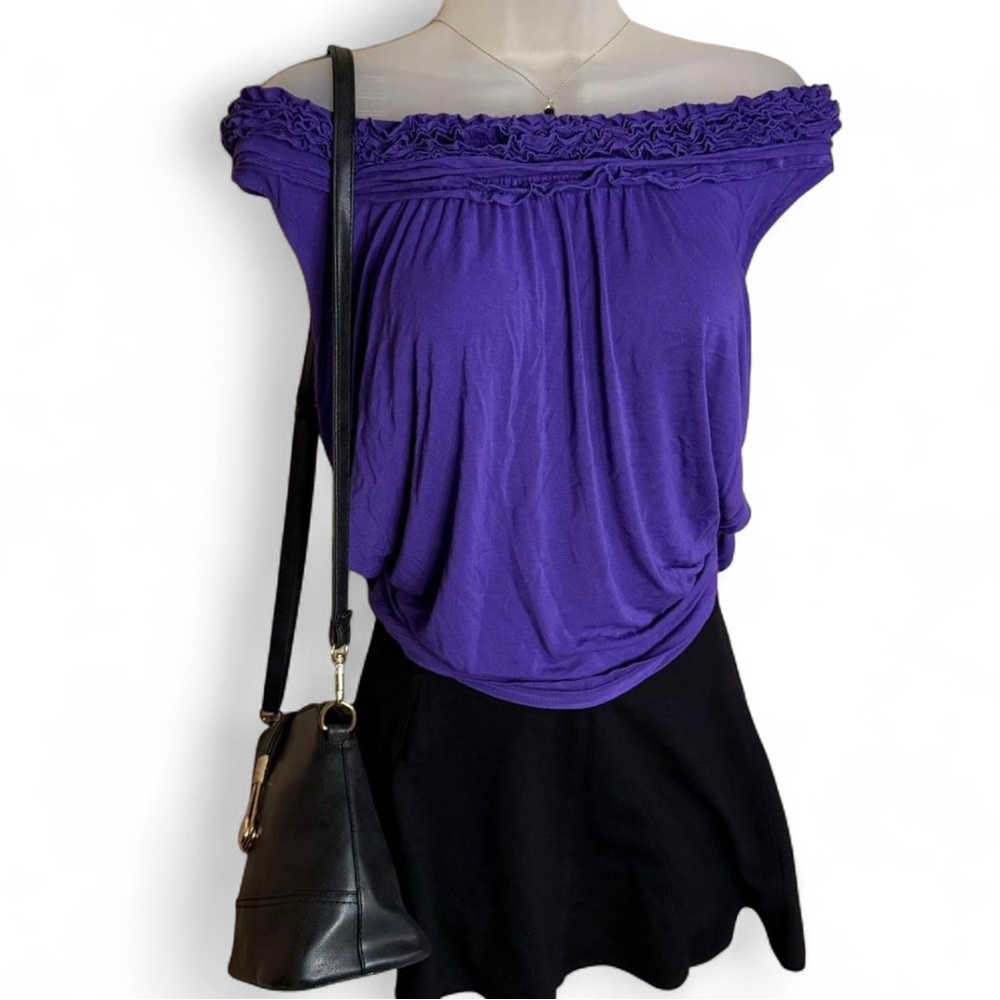 Jones New York Purple Ruffled Top. Size M. Excellent condition